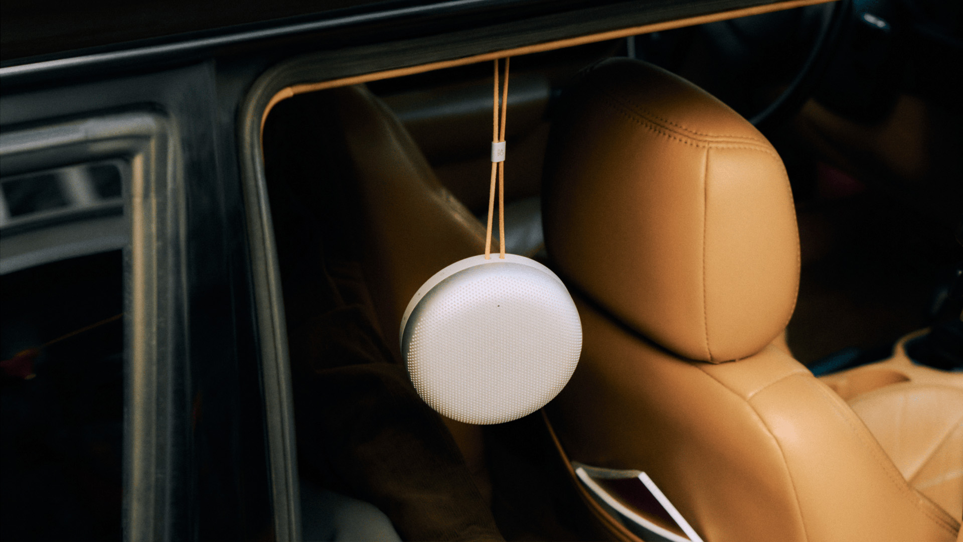 Bang & Olufsen Beosound A1 3rd Gen - The Portable Hearth angle 8