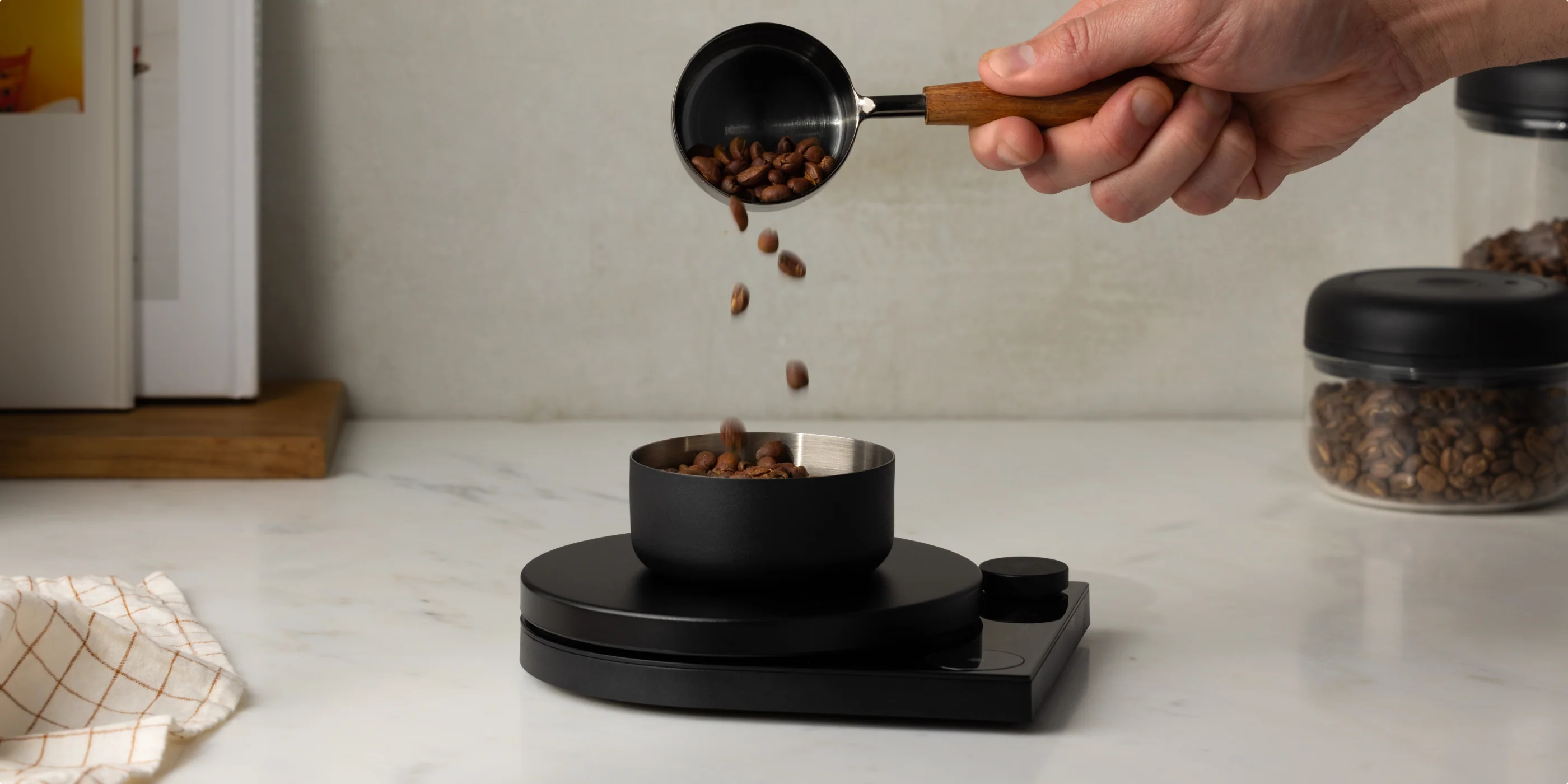 Fellow Tally Pro Precision Scale, Studio Edition - The Measured Cup angle 2