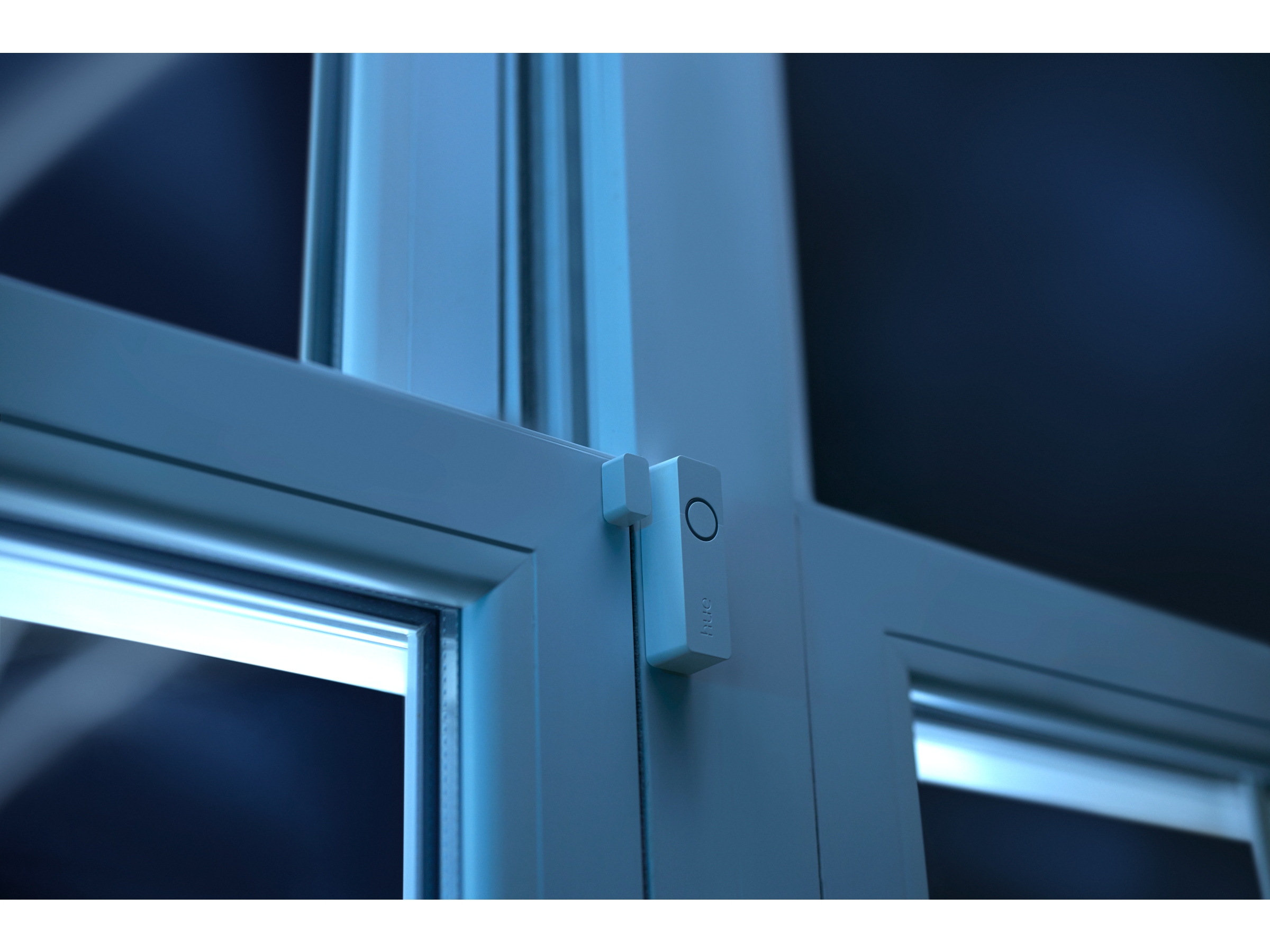 Philips Hue Secure Contact Sensor, White, 1 Pack - The Quiet Sentinel angle 5