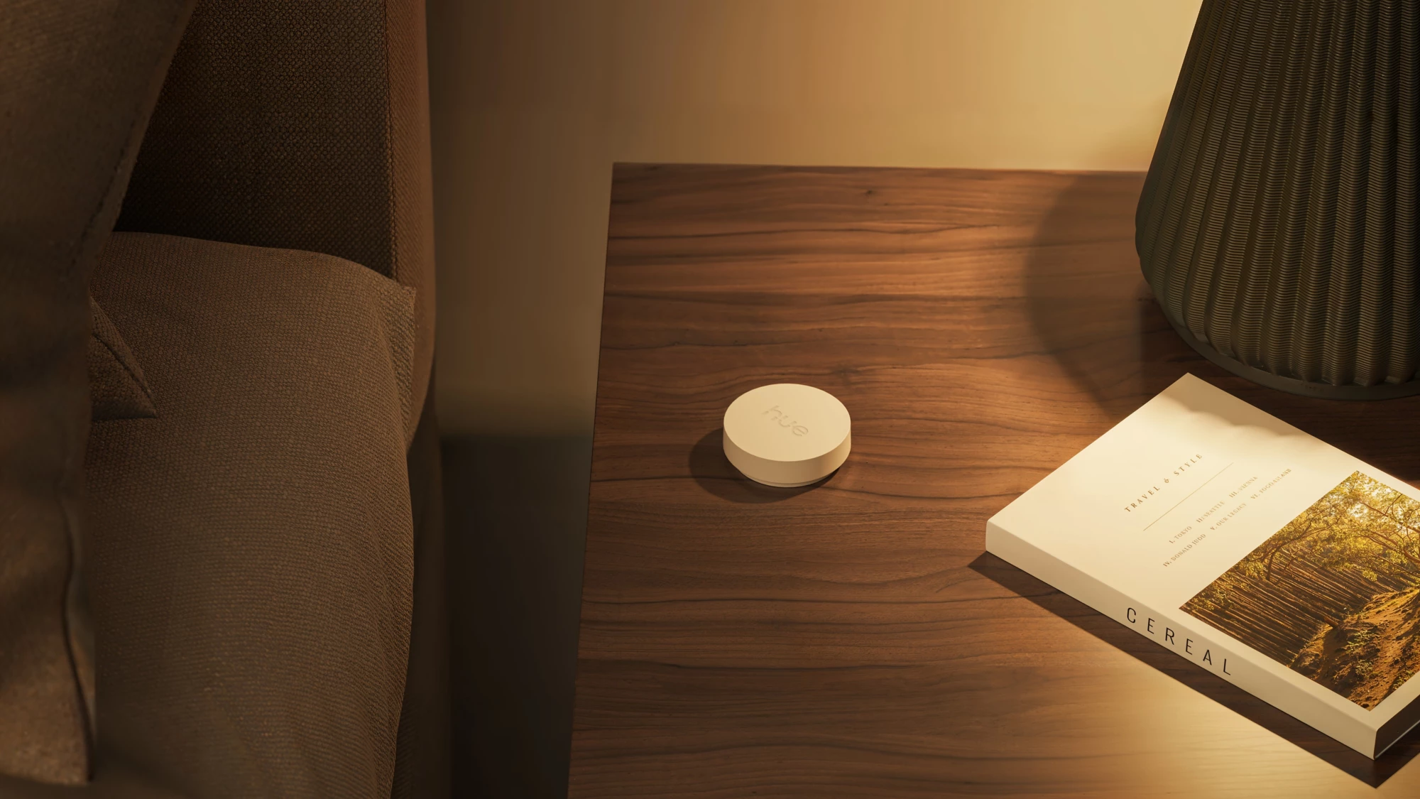 Philips Hue Smart Button v3, product 046677605773 - The Scene Hand angle 6