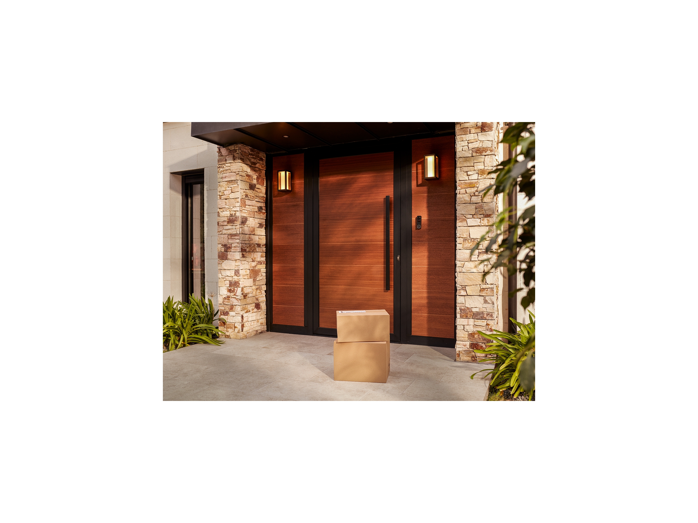 Philips Hue Wired Video Doorbell - The Threshold Eye angle 5
